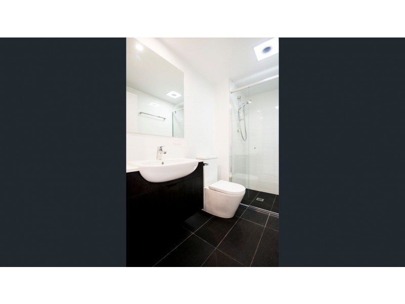 202 / 147 Sir Fred Schonell Drive, St Lucia QLD 4067