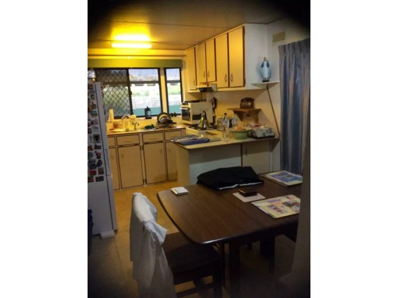 3813 Pacific Highway, Tanah Merah QLD 4128