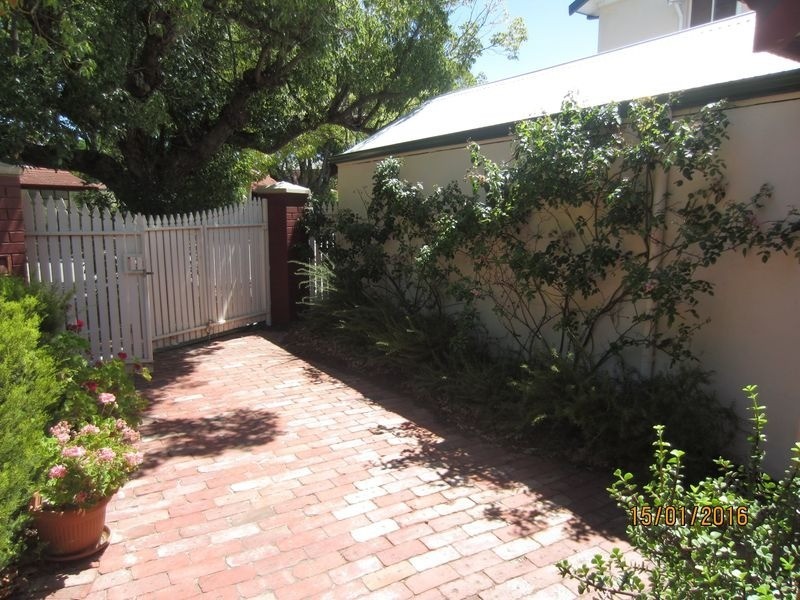 18 Windsor Street, Perth WA 6000