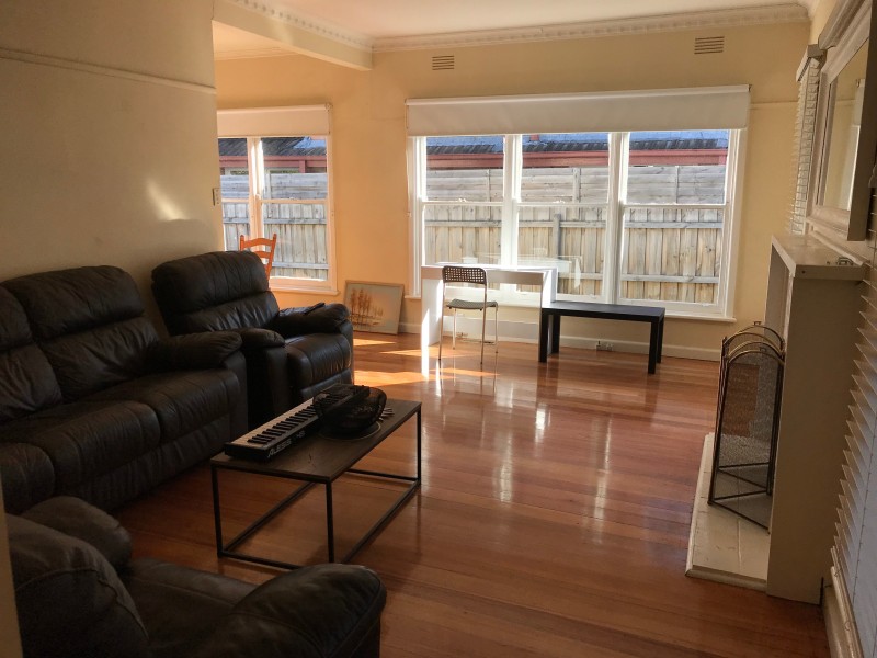 16 Highview Grove, Burwood East VIC 3151
