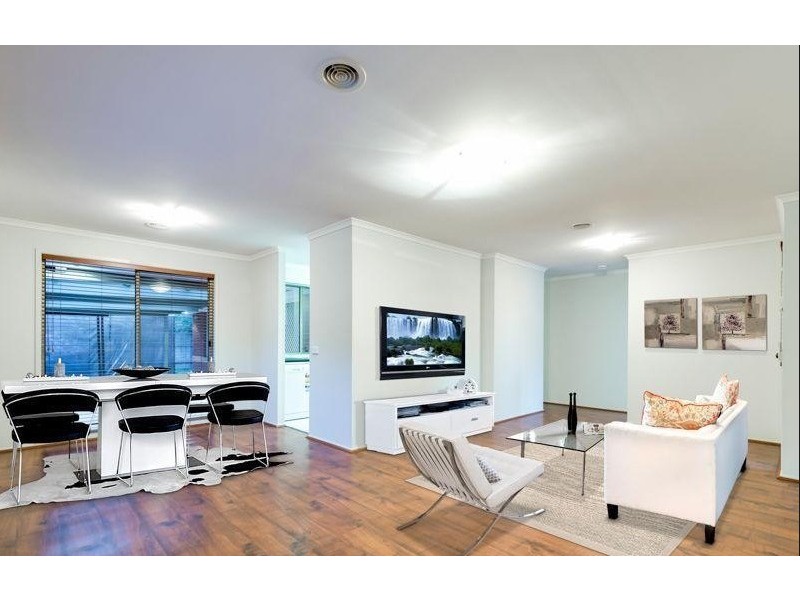 56 May Gibbs Crescent, Lynbrook VIC 3975