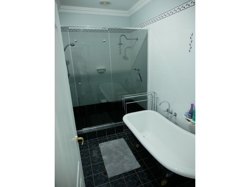 200 Freemans Drive, Morisset NSW 2264