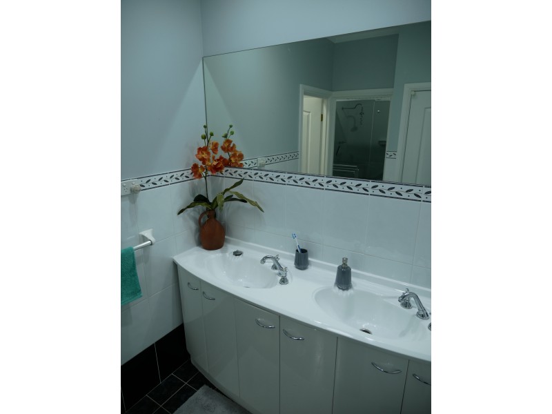 200 Freemans Drive, Morisset NSW 2264