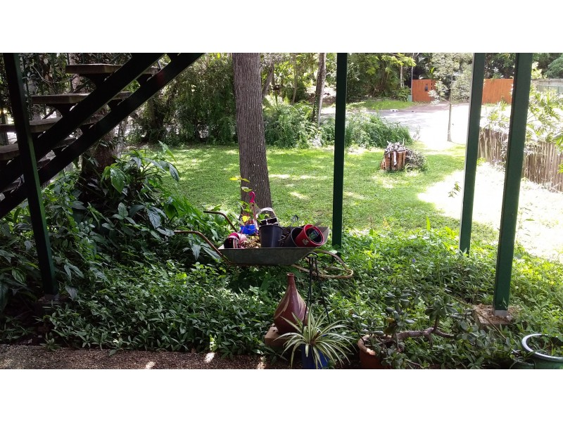 5 Brinkworth Place, Indooroopilly QLD 4068