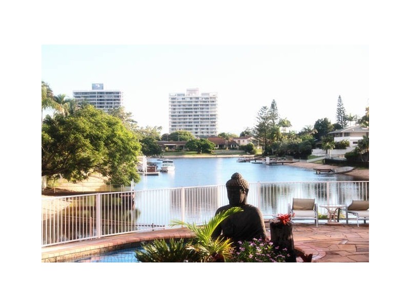 42 Merrimac Boulevard, Broadbeach Waters QLD 4218