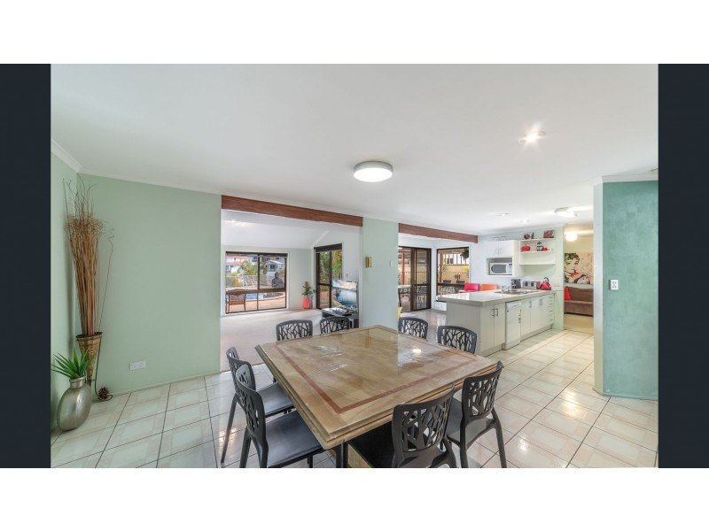 42 Merrimac Boulevard, Broadbeach Waters QLD 4218