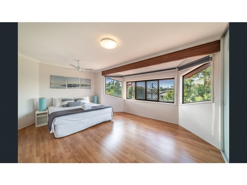 42 Merrimac Boulevard, Broadbeach Waters QLD 4218