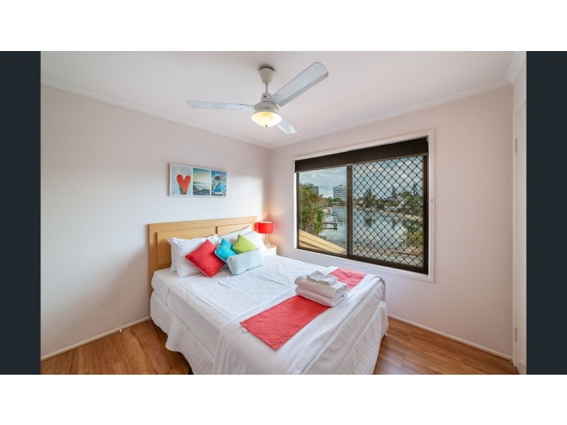 42 Merrimac Boulevard, Broadbeach Waters QLD 4218