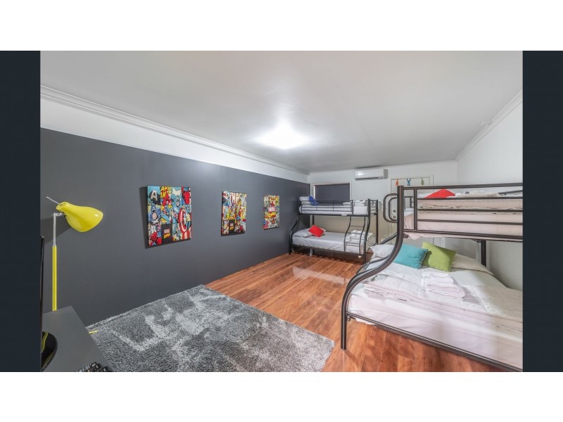 42 Merrimac Boulevard, Broadbeach Waters QLD 4218