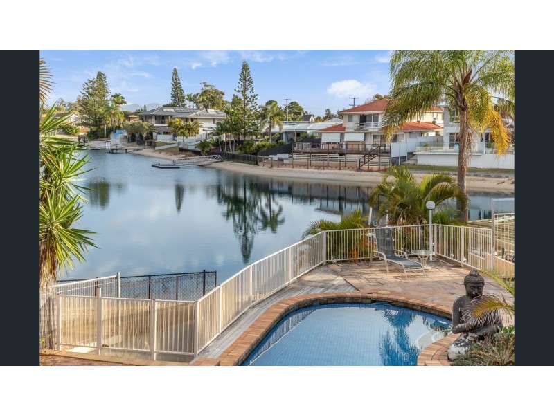 42 Merrimac Boulevard, Broadbeach Waters QLD 4218