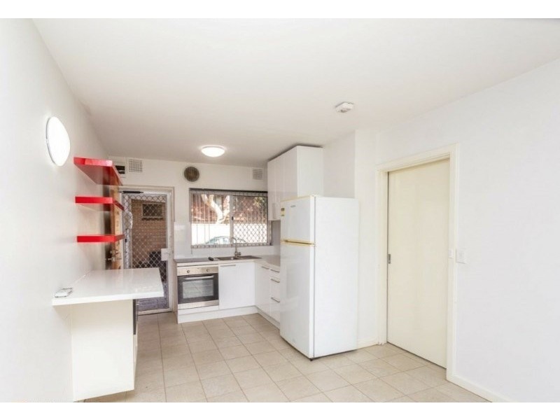 2/4 Minora Place, Rivervale WA 6103