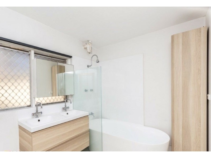 2/4 Minora Place, Rivervale WA 6103