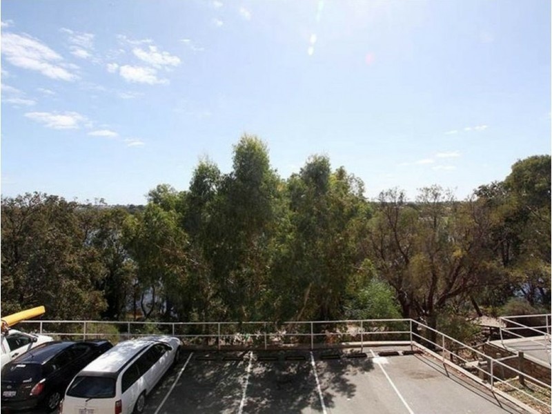 2/4 Minora Place, Rivervale WA 6103