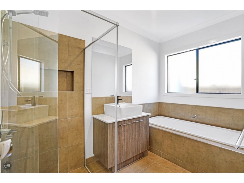 9 Cheshire Drive, Werribee VIC 3030