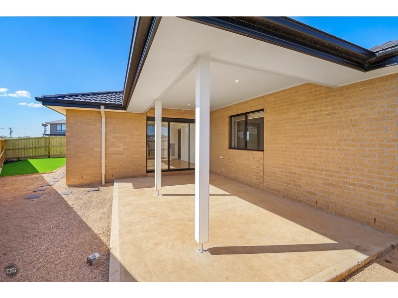 9 Cheshire Drive, Werribee VIC 3030