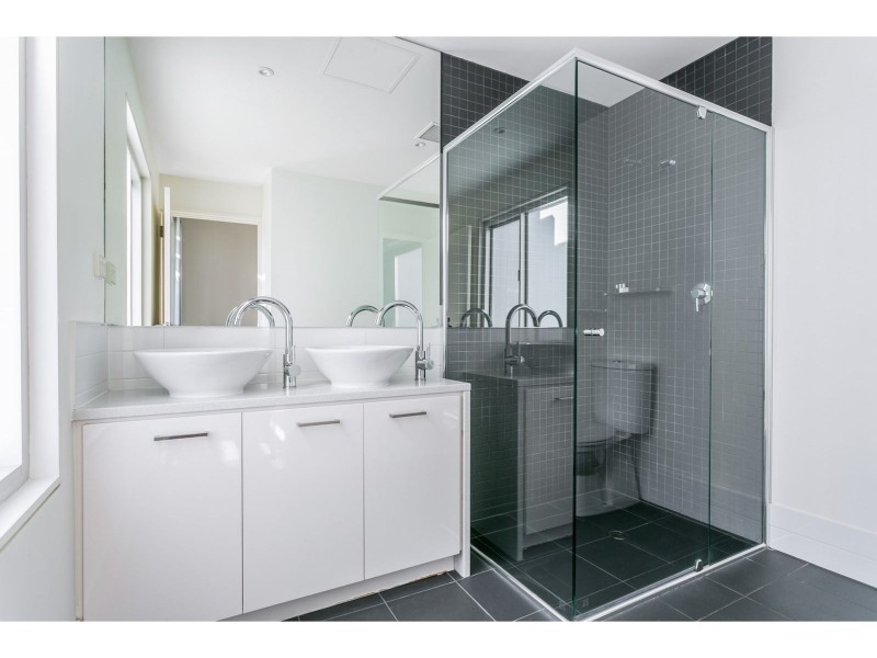 4 Kudlyo Close, New Port SA 5015