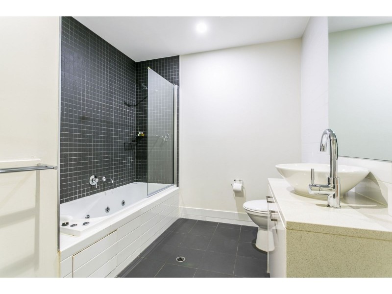 4 Kudlyo Close, New Port SA 5015