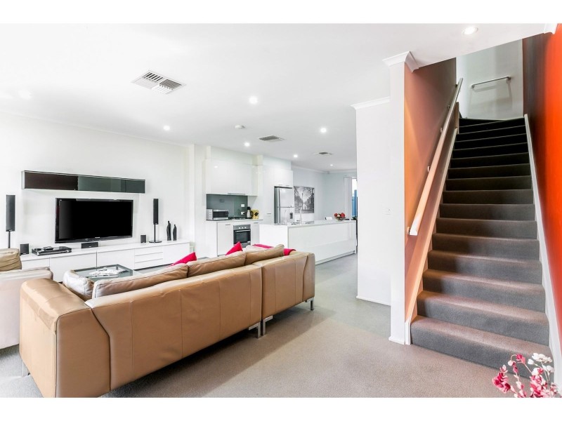 4 Kudlyo Close, New Port SA 5015