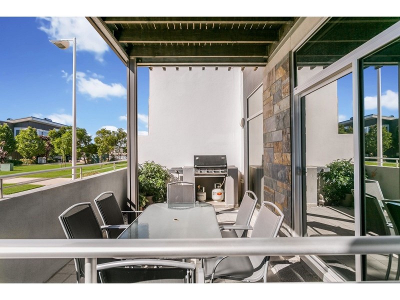 4 Kudlyo Close, New Port SA 5015