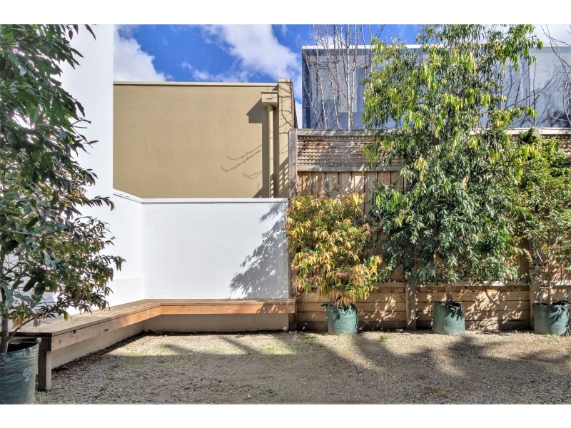 2/50 Waterloo Crescent, St Kilda VIC 3182