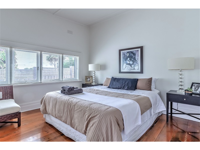 2/50 Waterloo Crescent, St Kilda VIC 3182