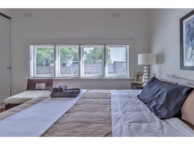 2/50 Waterloo Crescent, St Kilda VIC 3182