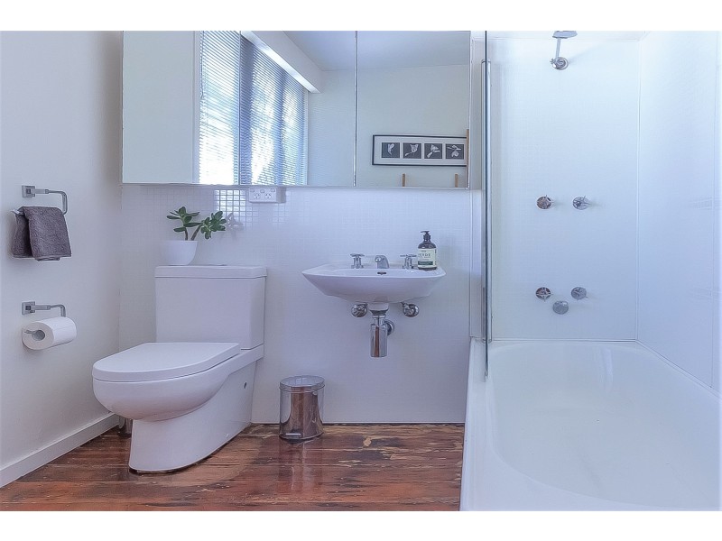 2/50 Waterloo Crescent, St Kilda VIC 3182