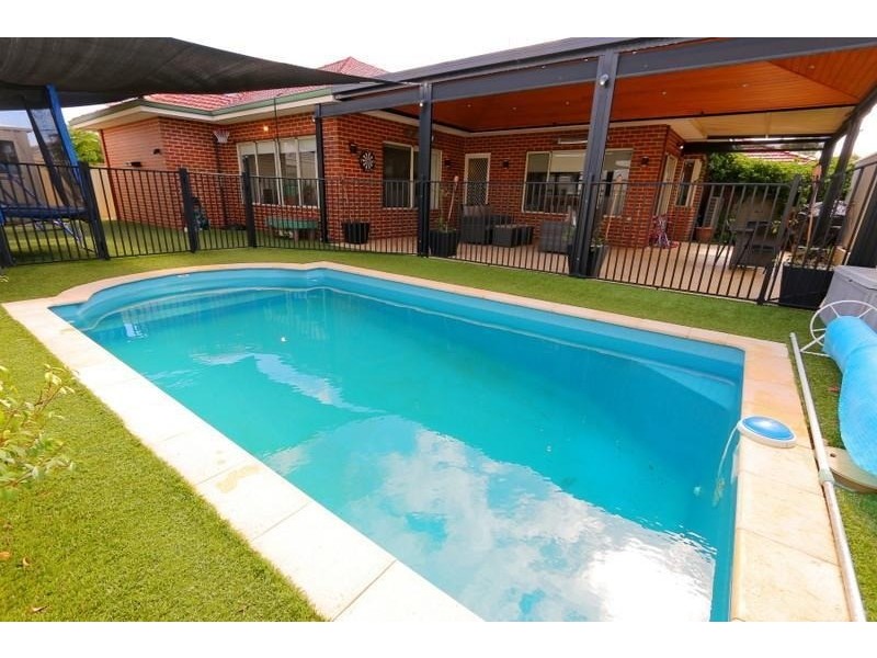 16 Swiftlet Way, Gwelup WA 6018