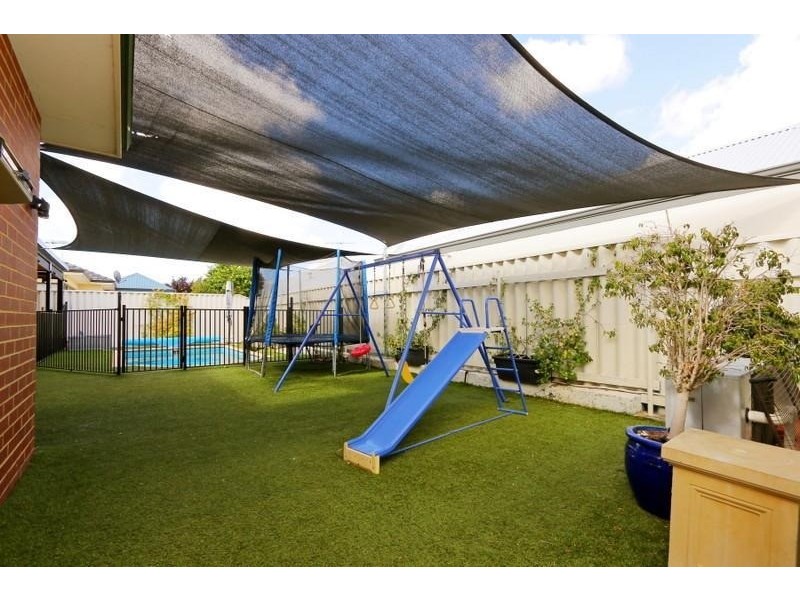 16 Swiftlet Way, Gwelup WA 6018