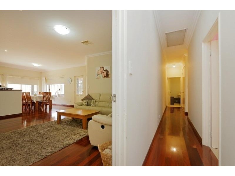 16 Swiftlet Way, Gwelup WA 6018