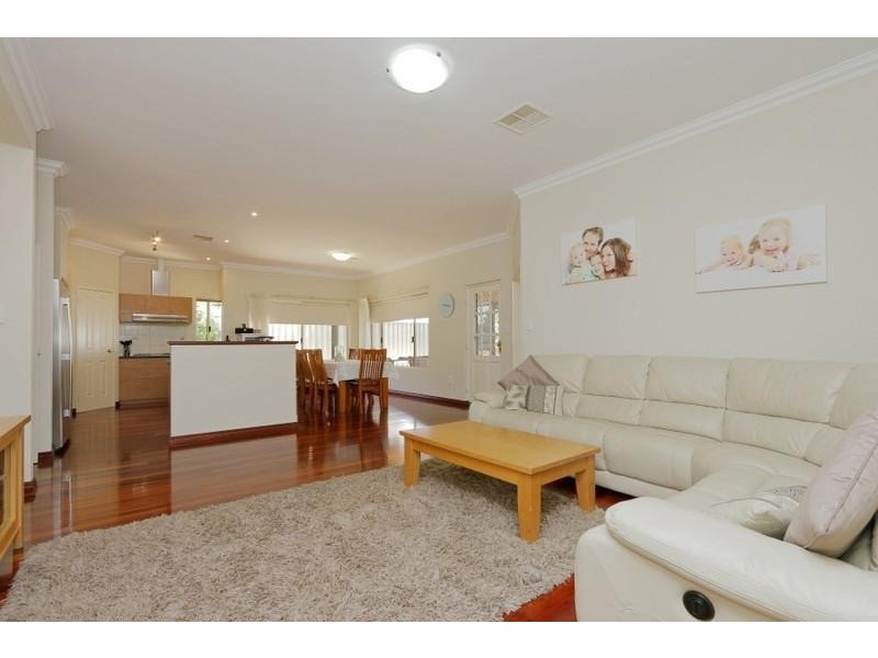 16 Swiftlet Way, Gwelup WA 6018