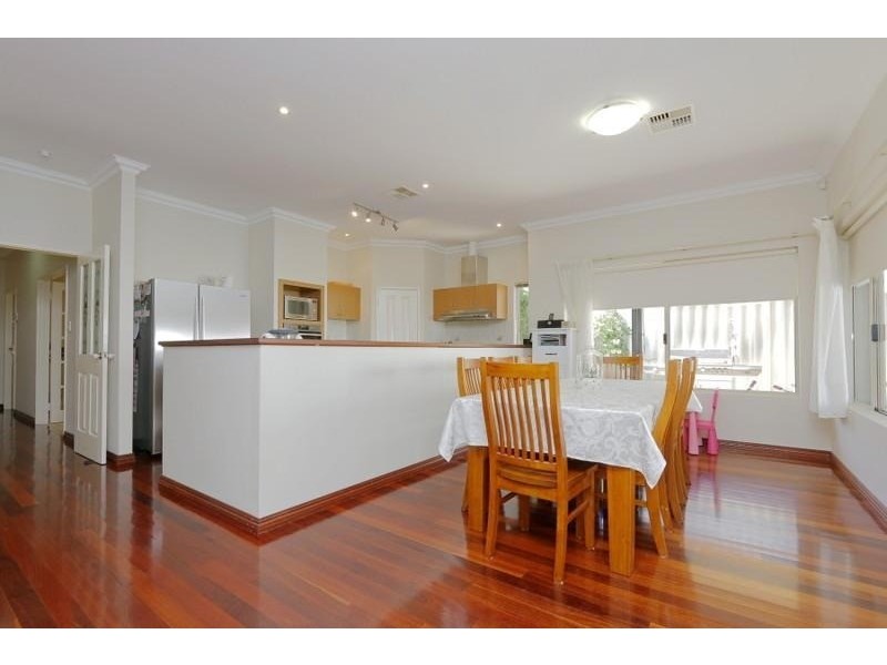 16 Swiftlet Way, Gwelup WA 6018
