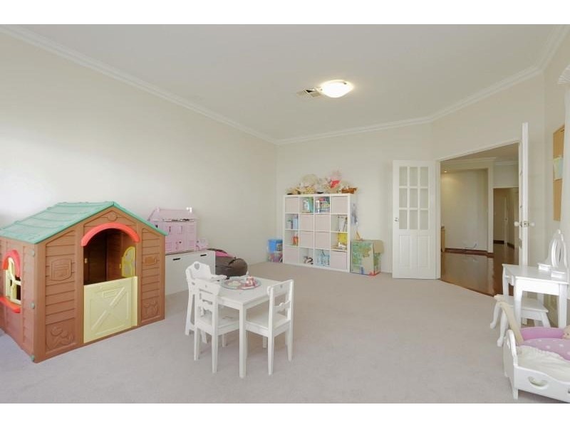 16 Swiftlet Way, Gwelup WA 6018