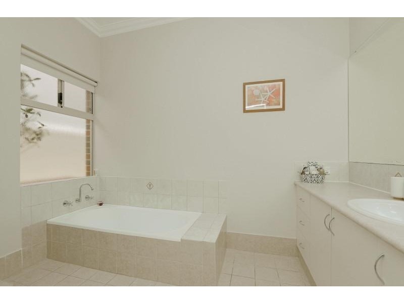 16 Swiftlet Way, Gwelup WA 6018
