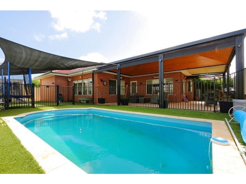 16 Swiftlet Way, Gwelup WA 6018
