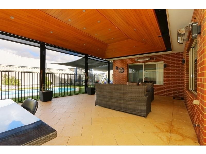 16 Swiftlet Way, Gwelup WA 6018