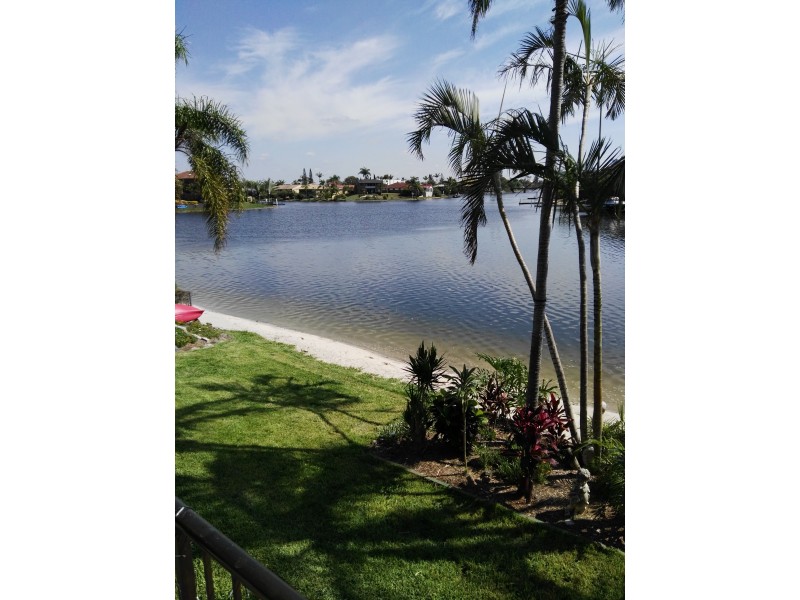 21 KURRAWA AVE, Mermaid Waters QLD 4218