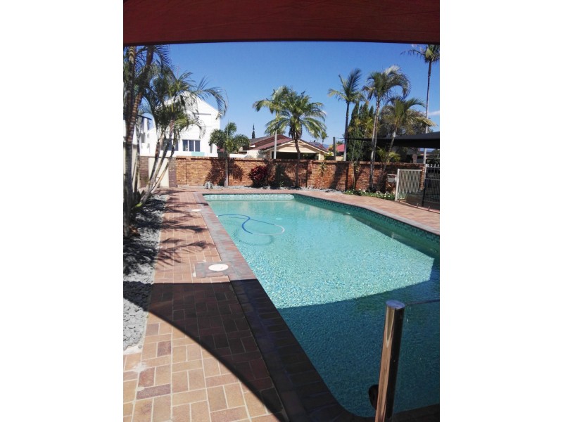 21 KURRAWA AVE, Mermaid Waters QLD 4218