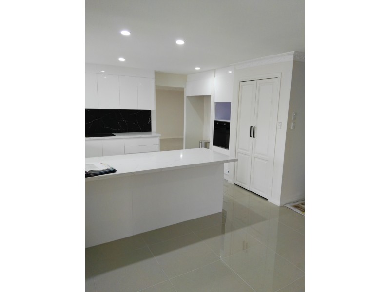 21 KURRAWA AVE, Mermaid Waters QLD 4218