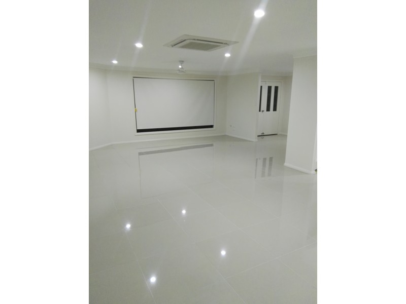 21 KURRAWA AVE, Mermaid Waters QLD 4218