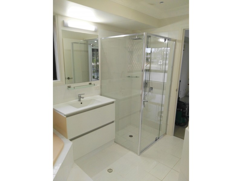 21 KURRAWA AVE, Mermaid Waters QLD 4218