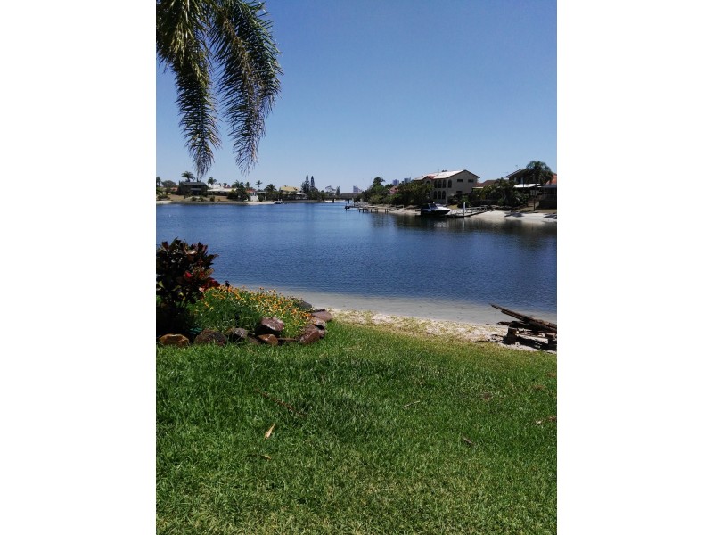 21 KURRAWA AVE, Mermaid Waters QLD 4218