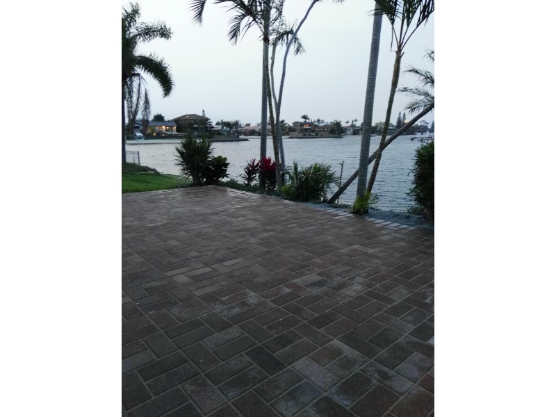 21 KURRAWA AVE, Mermaid Waters QLD 4218