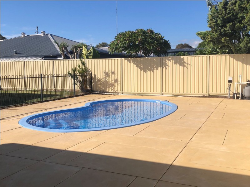 27 Recreation Drive, Eaton WA 6232