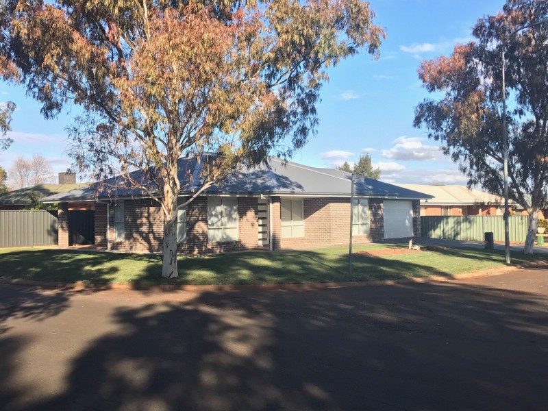 49 Doncaster Avenue, Dubbo NSW 2830