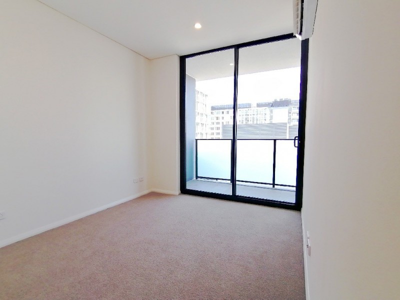 D801/10 Village Place, Kirrawee NSW 2232