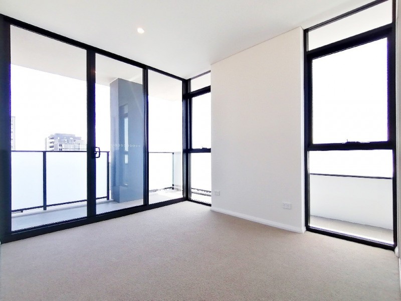 D801/10 Village Place, Kirrawee NSW 2232