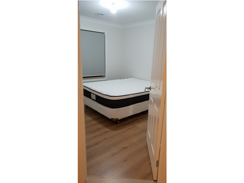 37 Songlark Crescent, Werribee VIC 3030