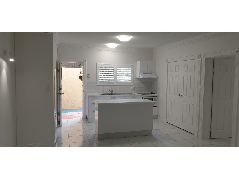 9/2-4 Springfield Crescent, Manoora QLD 4870