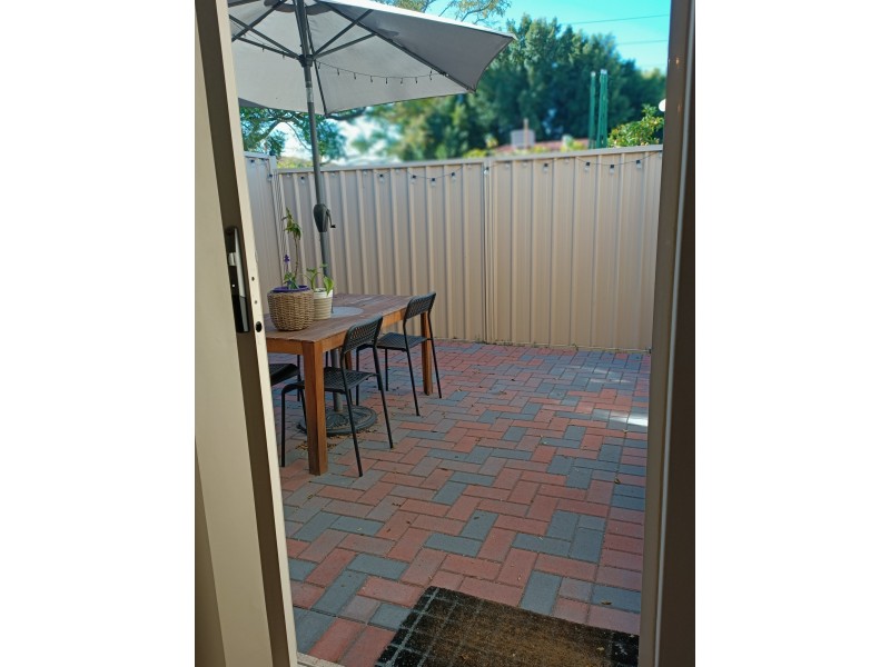 4 Debenham Street, Thornlie WA 6108